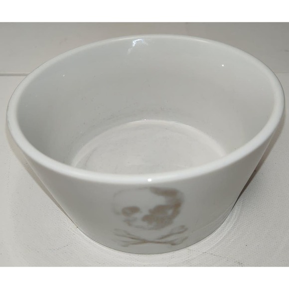 Z Gallerie Skull Crossbones Jolly Roger Halloween Cereal Soup Bowl - Picture 2 of 4